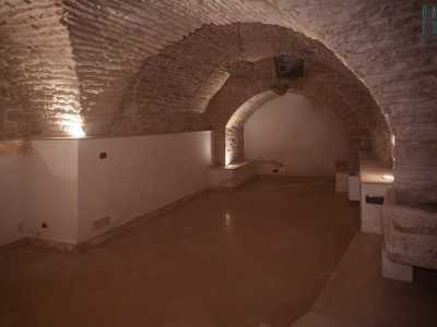 C�� da dire che in origine gli eventi culturali del centro studi non si tenevano nella sala attuale bens� in una stanza sotterranea di cui si � scoperta l�esistenza solo durante i lavori di ristrutturazione dell�immobile